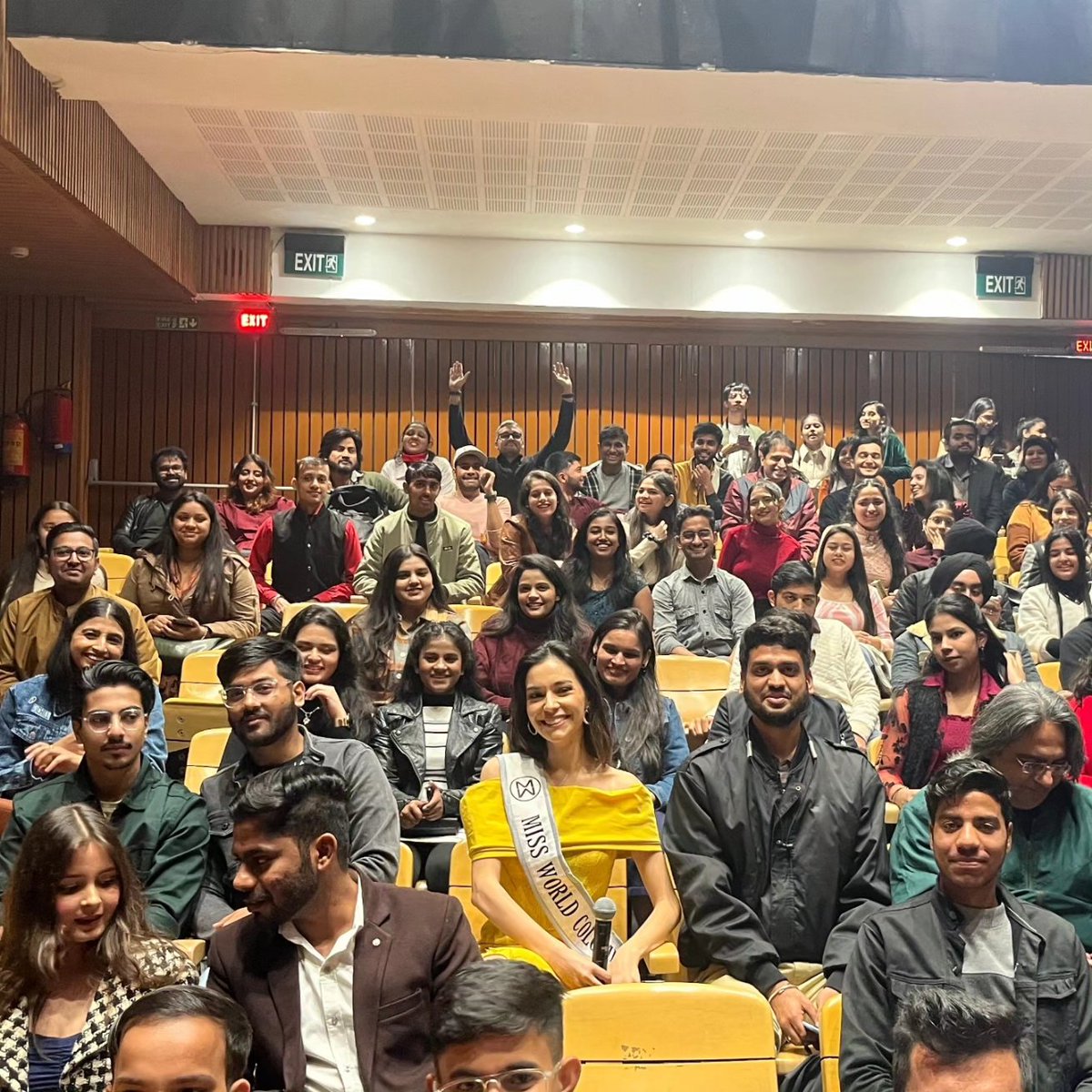 alliancefrdelhi's tweet photo. 🌟💃 Miss Columbia Camila Pinzon interacted with our students last month!
She talked about how learning French changed her life positively💫
🎊She also took part in the students Christmas party after the Q and A session.
#MissColumbia #CamilaPinzon #AFDelhi https://t.co/AhglpUi5xG