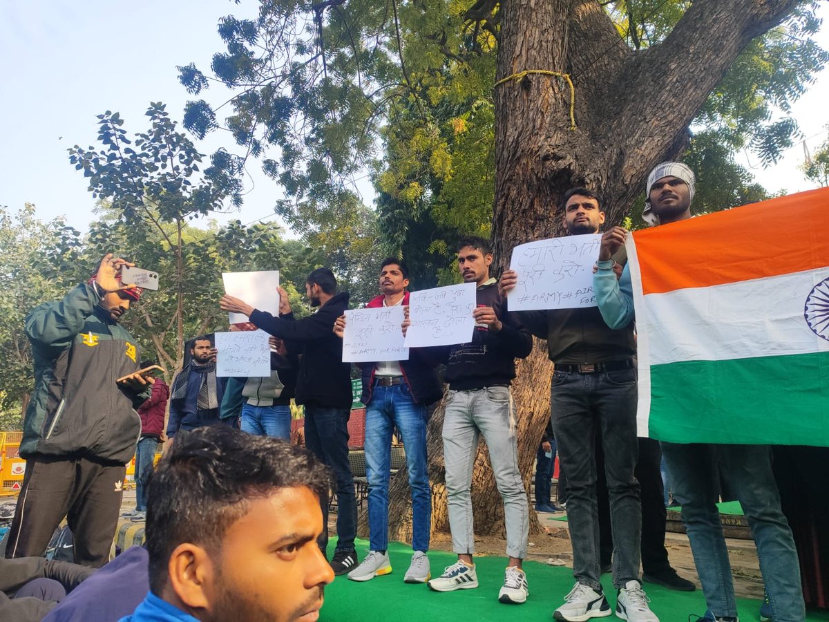 SandeepV11523's tweet photo. Pending bharti puri kro 
#justicefordefencestudent #conduct_army_cee https://t.co/D1PJRPnV8x
