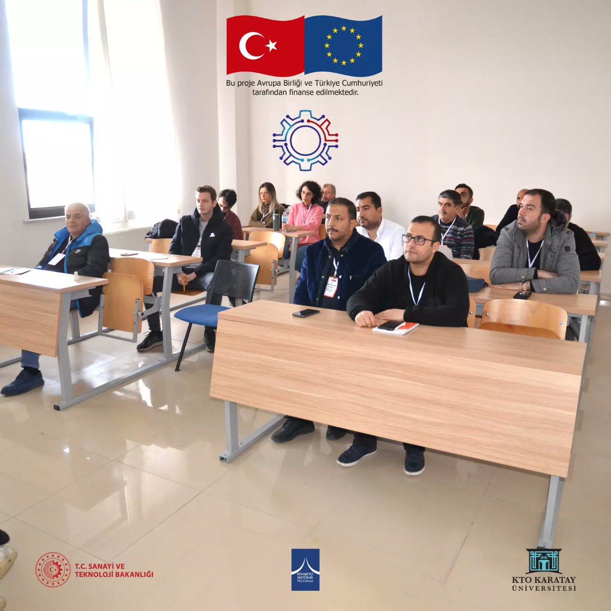 AkitekOfficial's tweet photo. KTO Mesleki Eğitim Merkezi METEK III projesi kapsamında mesleki eğitim öğretmenlerine AKİTEK personelimizce tersine mühendislik eğitimi kapsamında 3 boyutlu tarayıcı anlatıldı.
@ktokaratay
@RekabetciSP https://t.co/19WZKMjmXQ