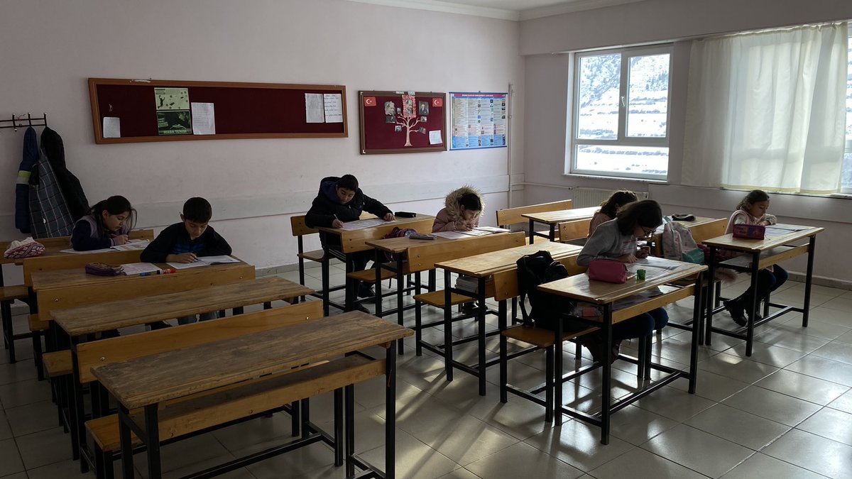 Ortaokuldaki tüm öğrencilerimize dönem sonu kazanım değerlendirme sınavı yaptık.
<a href="/UfukMurat25/">Ufuk MURAT</a> 
<a href="/OrhanOzen_25/">Orhan ÖZEN</a> 
<a href="/MemTortum/">Tortum İlçe MEM</a>