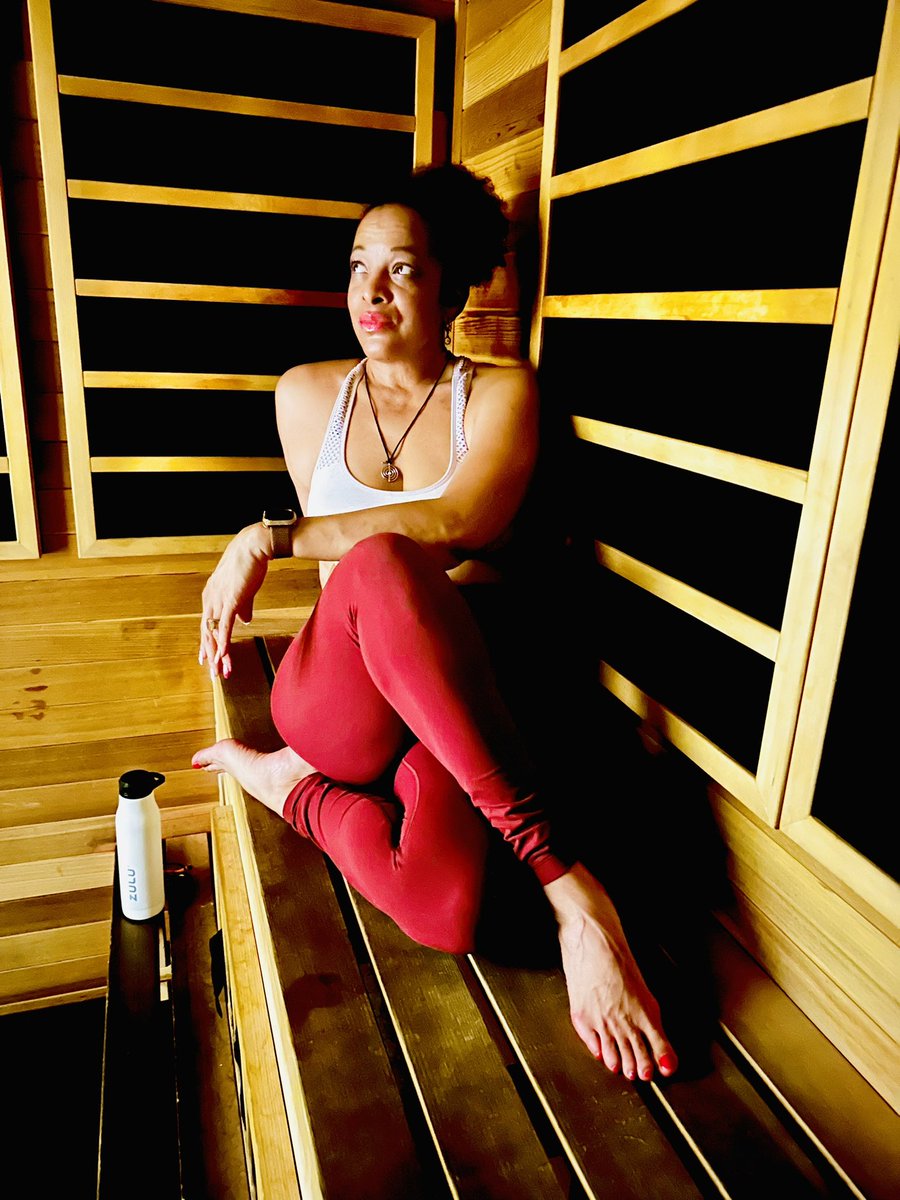 StephaniTravi's tweet photo. Twist and Turn. 
Sauna-Yoga 🔥🧘🏾‍♂️ https://t.co/HoHqv61A5P
