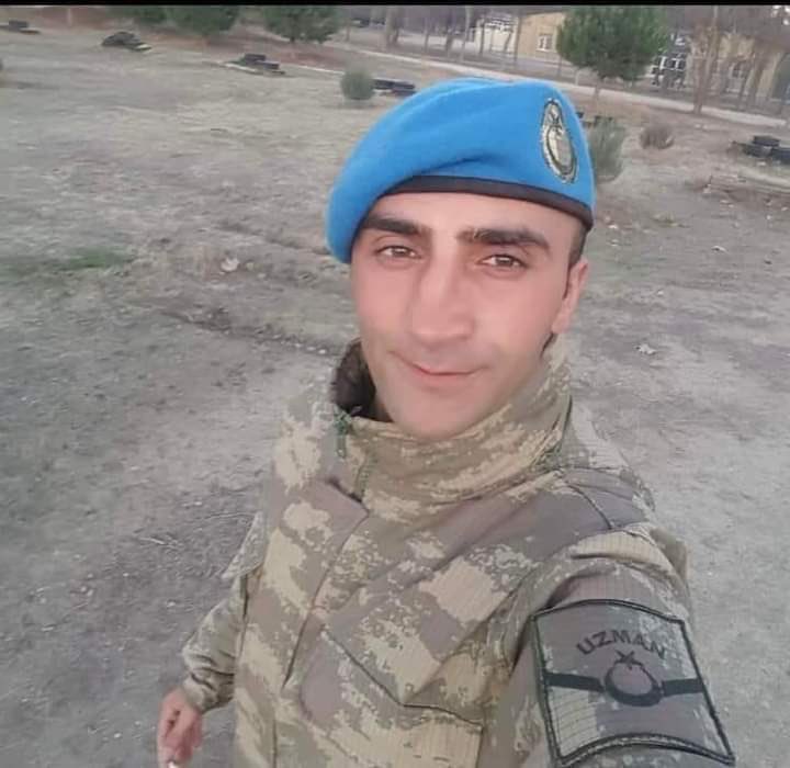 Seyit_TORUN's tweet photo. Pençe-Kilit Operasyon bölgesinde hain terör örgütü PKK ile çıkan çatışmada şehit olan Piyade Uzman Çavuş Samet Aslan'a Allah'tan rahmet, ailesine ve sevenlerine sabır diliyorum.   

Ulusumuzun başı sağ olsun. 🇹🇷 https://t.co/a4EtYd1UUP