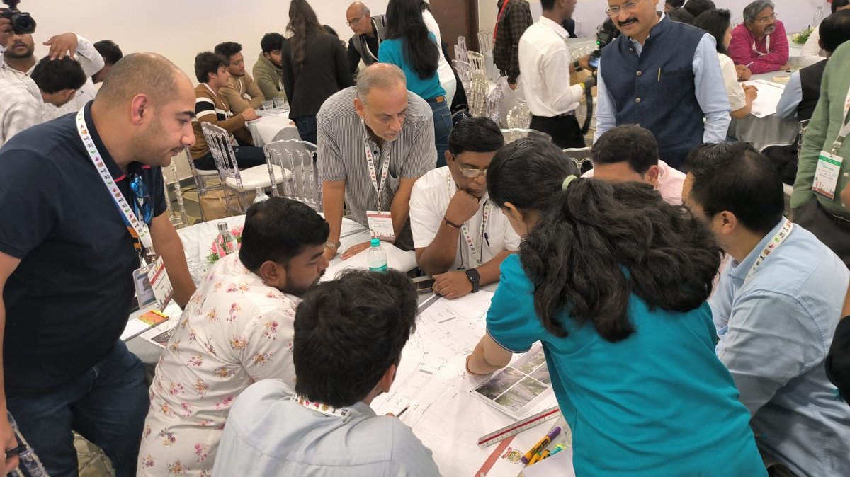 SmartCities_HUA's tweet photo. With a focus on challenges and practical insights, the audience gains valuable tools to collaboratively co-create effective solutions. Empowering city officials in India to shape the future of Indian Streets together!
#streets4people #cycles4change #placemakingmarathon https://t.co/rGYky0caKQ