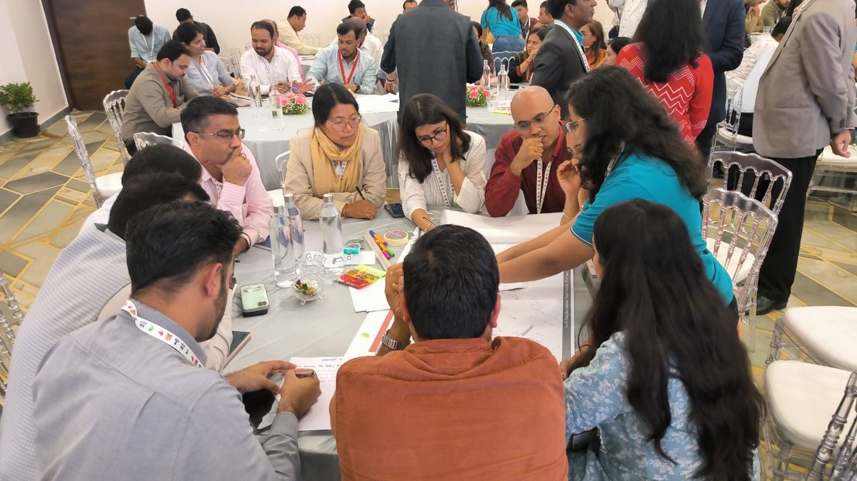 SmartCities_HUA's tweet photo. With a focus on challenges and practical insights, the audience gains valuable tools to collaboratively co-create effective solutions. Empowering city officials in India to shape the future of Indian Streets together!
#streets4people #cycles4change #placemakingmarathon https://t.co/rGYky0caKQ