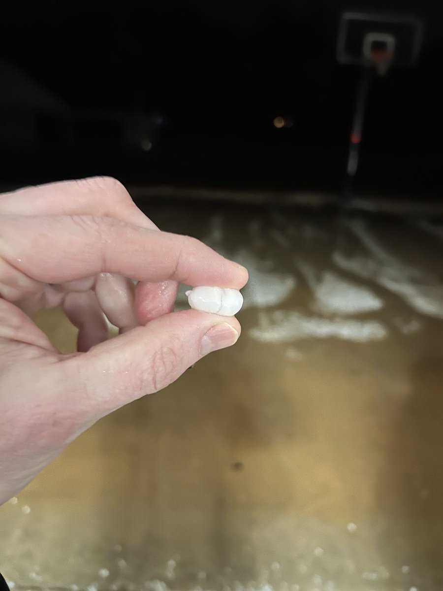 ⁦<a href="/ryanvaughan/">Ryan Vaughan</a>⁩ pretty good hail core through south the side of town