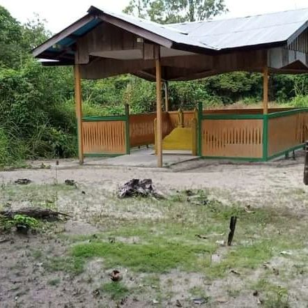 heritage_siak's tweet photo. SIAK - KARIMATA ADALAH BERSAUDARA
(ZIARAH MAKAM YANG DIPERTUAN KARIMATA) 
----------- 

Kuala Mempura tempatnya elok
Tempat bertahta moyang Karimata
Kala suara laksana perahu berkelok
Hilang di mata di hati tiada terkata https://t.co/y0rD9SFCAN