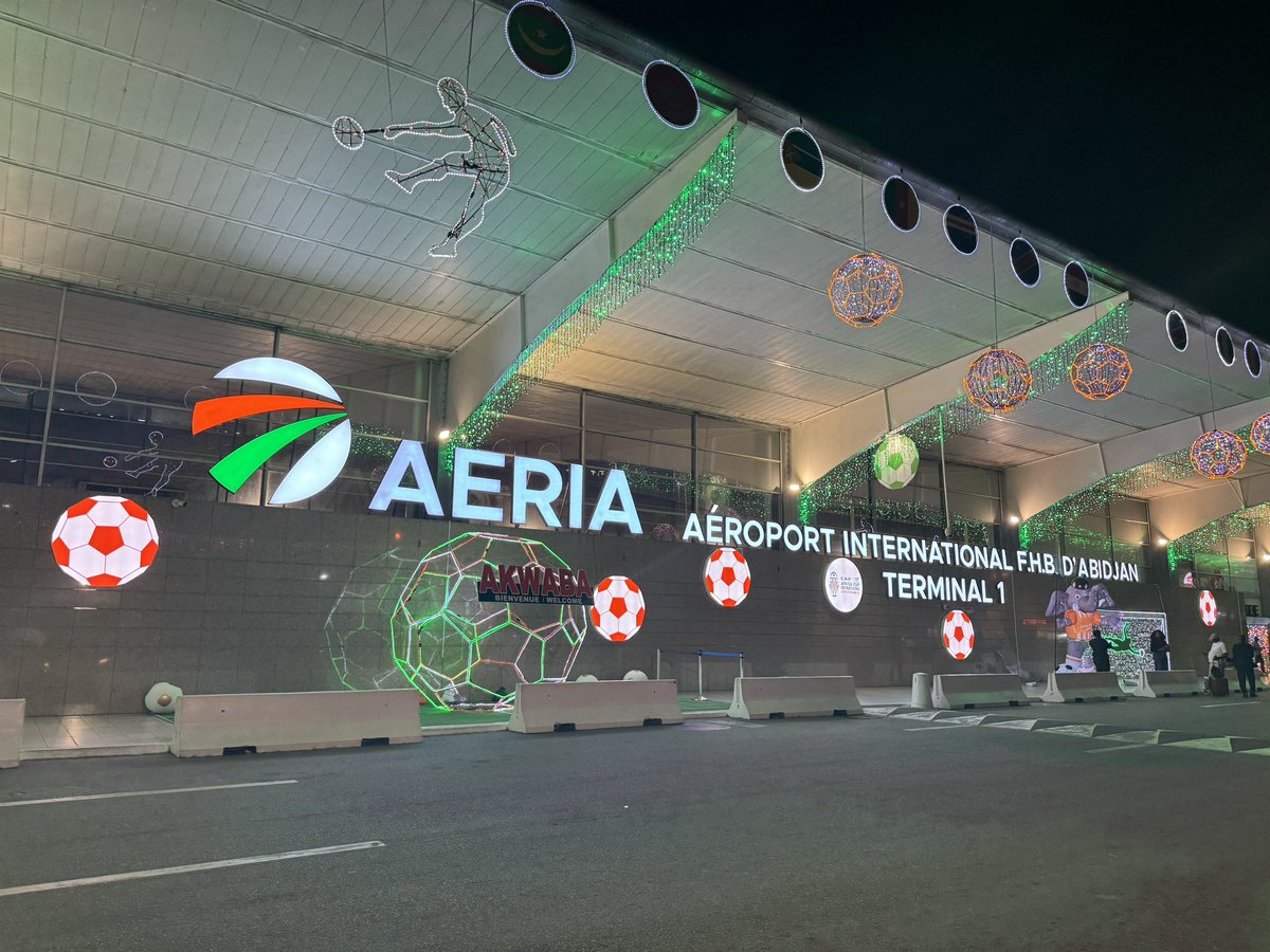 Mesli_Dounia's tweet photo. Bien arrivée à Abidjan 😃 Encore un pays africain qui respire le football ⚽️ 🔥 #CAN2023 https://t.co/cS4iDP4nVu