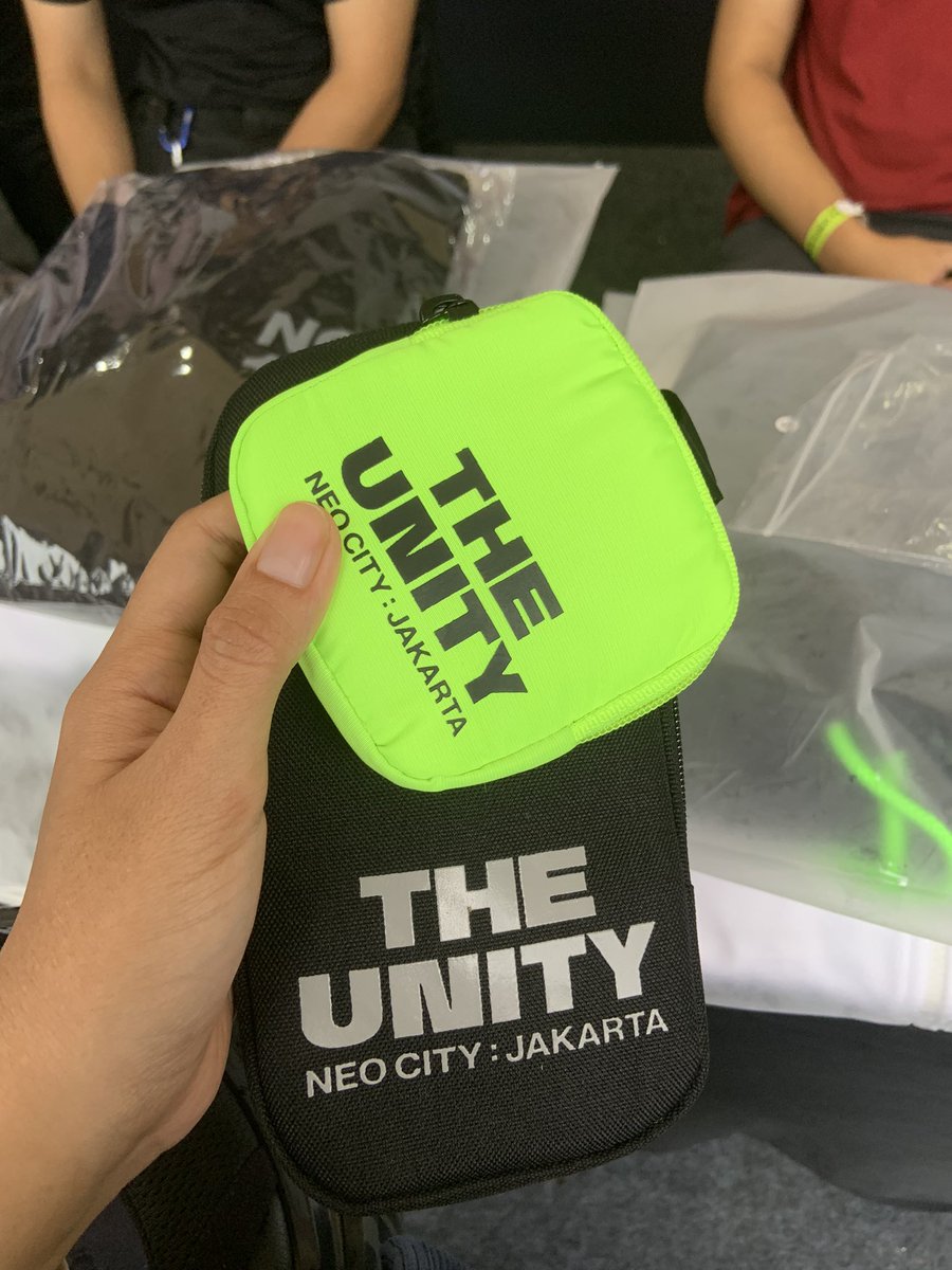 FapKshop's tweet photo. Jastip Mecrhandise NCT up IDR 50.000 from regular price 
#NCT127_NEOCITY_THE_UNITY #THEUNITYINJAKARTA #NEOCITY_THE_UNITY #NEOCITY_THE_UNITY_JAKARTA #HAECHAN #JOHNNY #JAEHYUN #TAEYONG #merchandiseNCT https://t.co/cjWy66nLUs