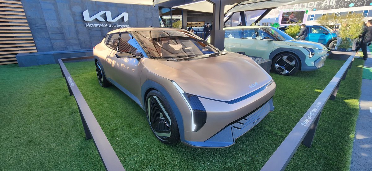 aieatechguy's tweet photo. New electric Kia #CES2024 https://t.co/n6L6jUooNF