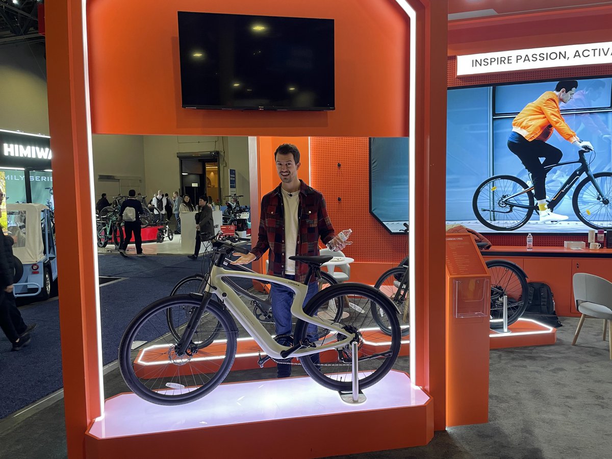 newurtopia_us's tweet photo. The booth is still bustling! Many new and old users come to see Urtopia's latest technology. 

Due to the recent popularity of our new products online, the USA Today network also awarded us the Reviewed awards

#CES #CES2024 #Urtopia #AI #ebike https://t.co/UV1GuCEVwC