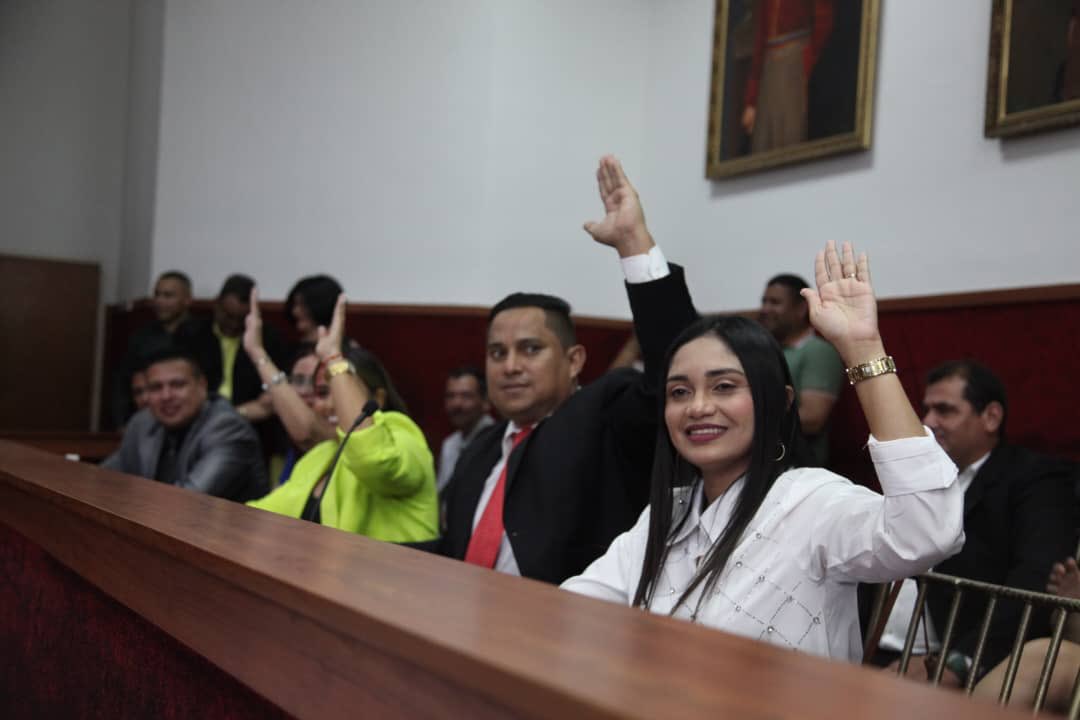 Clebguarico's tweet photo. Se llevó a cabo la Sesión de Instalación y Juramentación de la Junta Directiva del Parlamento guariqueño para el período de sesiones 2024, https://t.co/TjeWRoAwps