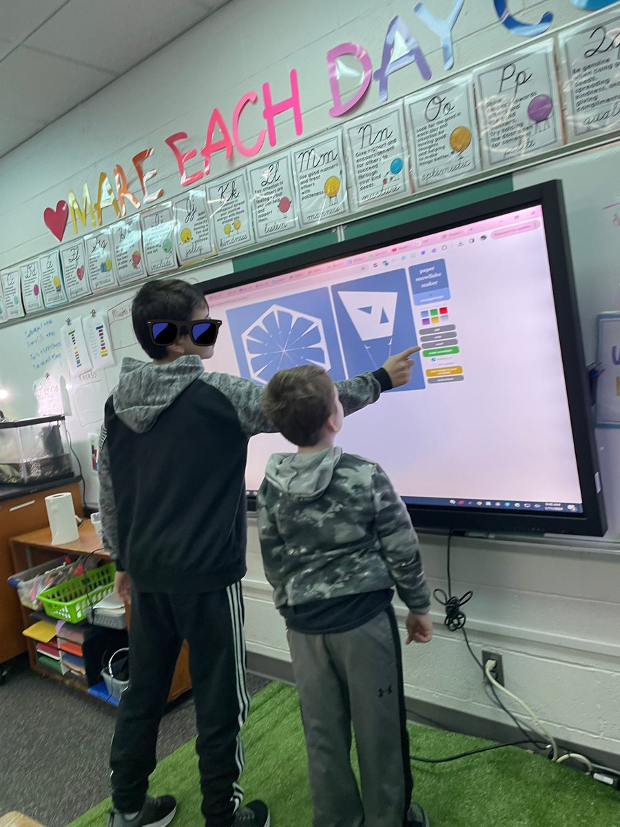 Miss_Lugar's tweet photo. Students created digital snowflakes! It started as one student modeling how to use the tool, which allowed for independent snowflakes,  that made a beautiful collaborated creation! #WeAreMG #bekind

Shoutout to @skleemg for the idea of this cool online tool! https://t.co/11TlkQdoNx