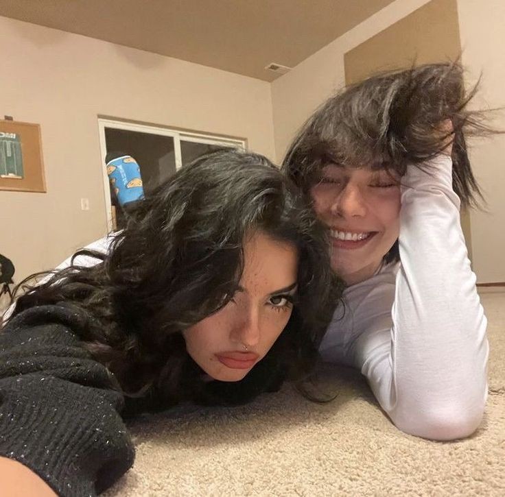 gatunaladra's tweet photo. ᅟᅟ
                ᅟᅟ00’  my  love  ?!  💋
                ᅟᅟ  @drunkbelmontt 
                ᅟᅟ https://t.co/CRlTQn3hZu