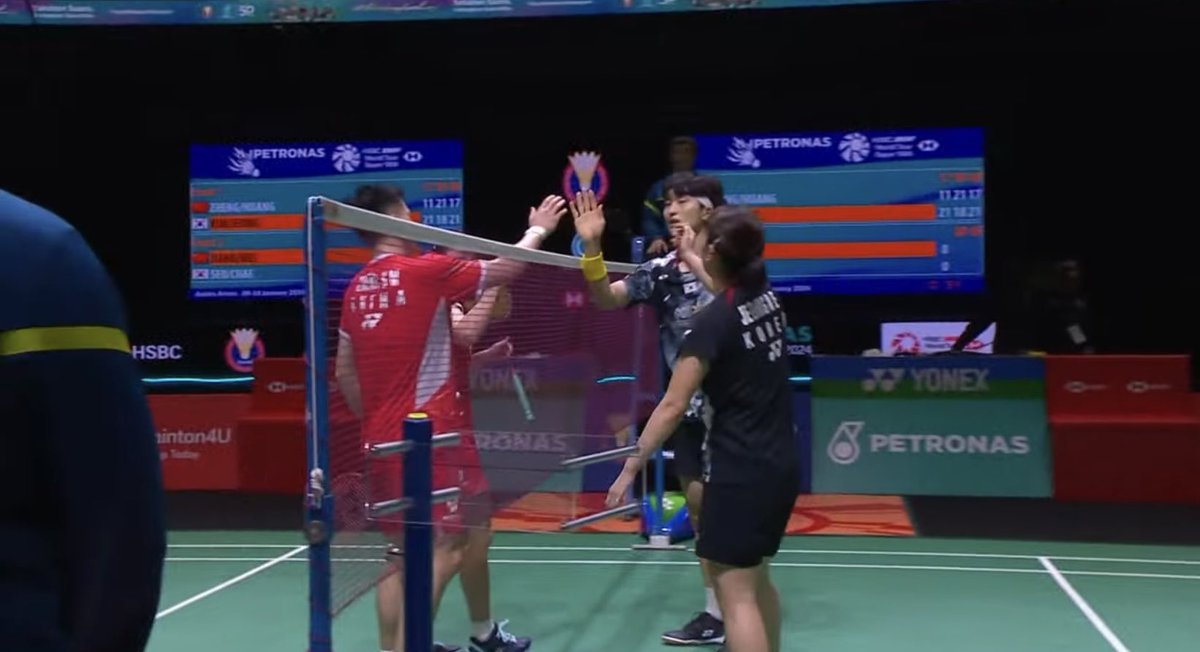 steenschleicher's tweet photo. First ever loss at #MalaysiaOpen for #Huang #Yaqiong/ #Zheng #Siwei. #Kim Won Ho/#Jeong Na Eun also ended a run of six straight tournament wins in the Axiata Arena (Malaysia Open & Masters) for the Asian Games gold medallists. #XD #Badminton https://t.co/h3tyDmPloT