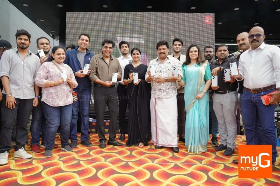 sajurathnampr's tweet photo. Embark on the thrill! 📸 Redmi Note 13 series launch with South Indian Actress Manju Warrier in Kerala
#RedmiNote13 #KeralaLaunch #redmi #redminote13 #redminote13 #redmifans #redmikerala https://t.co/9vl6UDXcYZ