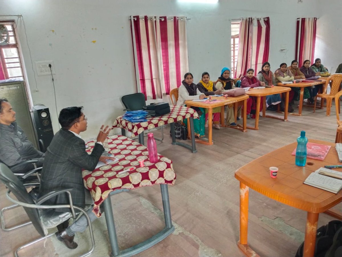 brlps_rohtas's tweet photo. Yesterday,first batch training of project staff ( ACs and CCs) on CBOs strengthening and financial management, has been successfully completed at Gurkul TLC, Sasaram
@brlps_jeevika 
@PrasannKumar12 https://t.co/kKwfxwupm7