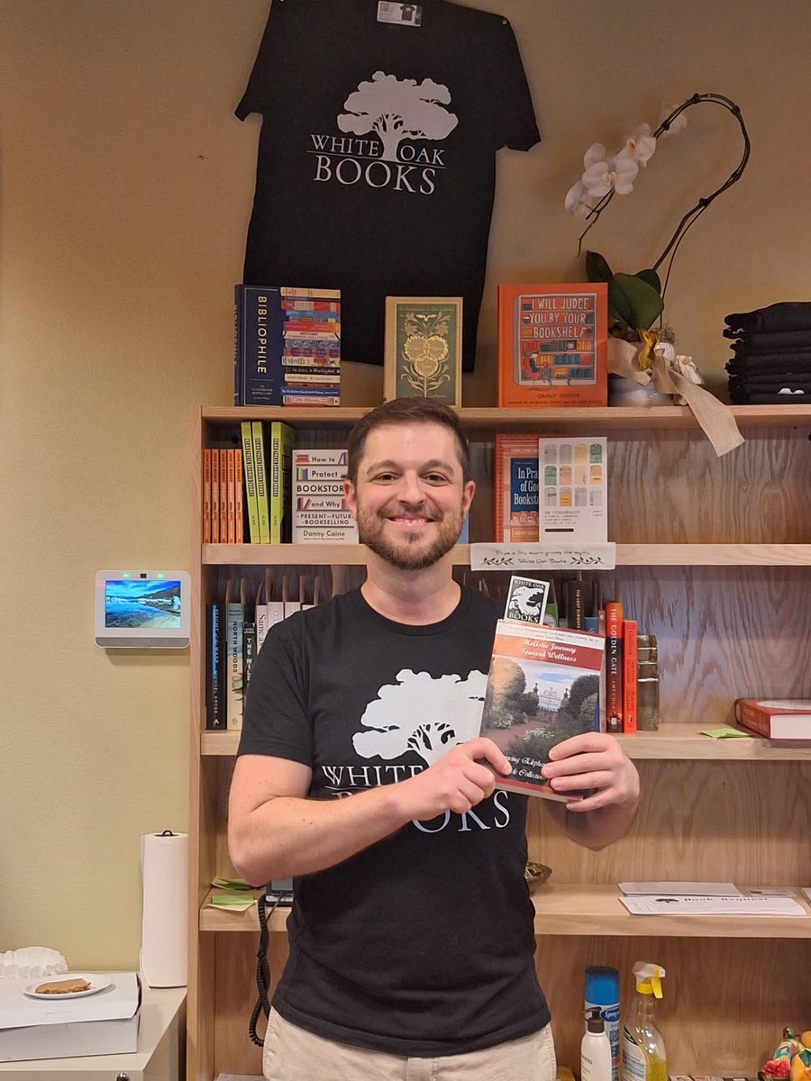 Our books “Holistic Journey toward wellness &amp; “Moments of eternity” being showcased in White Oak Book store, Vancouver WA. Thank you @KorosiGabriella  &amp; @dancingelephantpress for this effort to take our work to people at large 🌻
