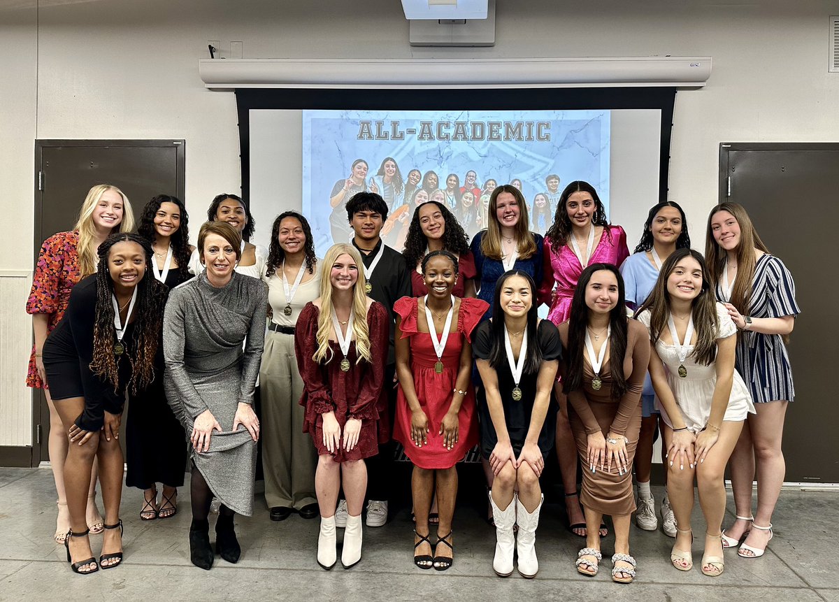 weissvolleyball's tweet photo. 🚨 2023 🐺 Awards Banquet ☑️ Wonderful time celebrating this crew last night! ❤️ Thank you to our banquet committee for decorating! Seniors you will be missed‼️Congrats @WeissHighSchool for a great season‼️@PfISDAthletics @WeissHighSchool #EarnedNotGiven #BeTheOneWolfpack https://t.co/cn0CvL81kl
