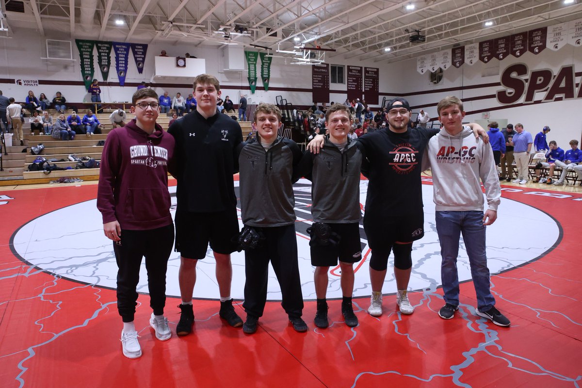 cjeilers's tweet photo. These six @Ap_wrestling seniors, all from Grundy Center, got to enjoy their Senior Night at home and pick up two dual wins. Left to right: Harry Brekunitch, Trent Cakerice, Dylan Knaack, Justin Knaack, Kasey Seitz, Clay Saak #iahswr https://t.co/hVTiB7vzo8