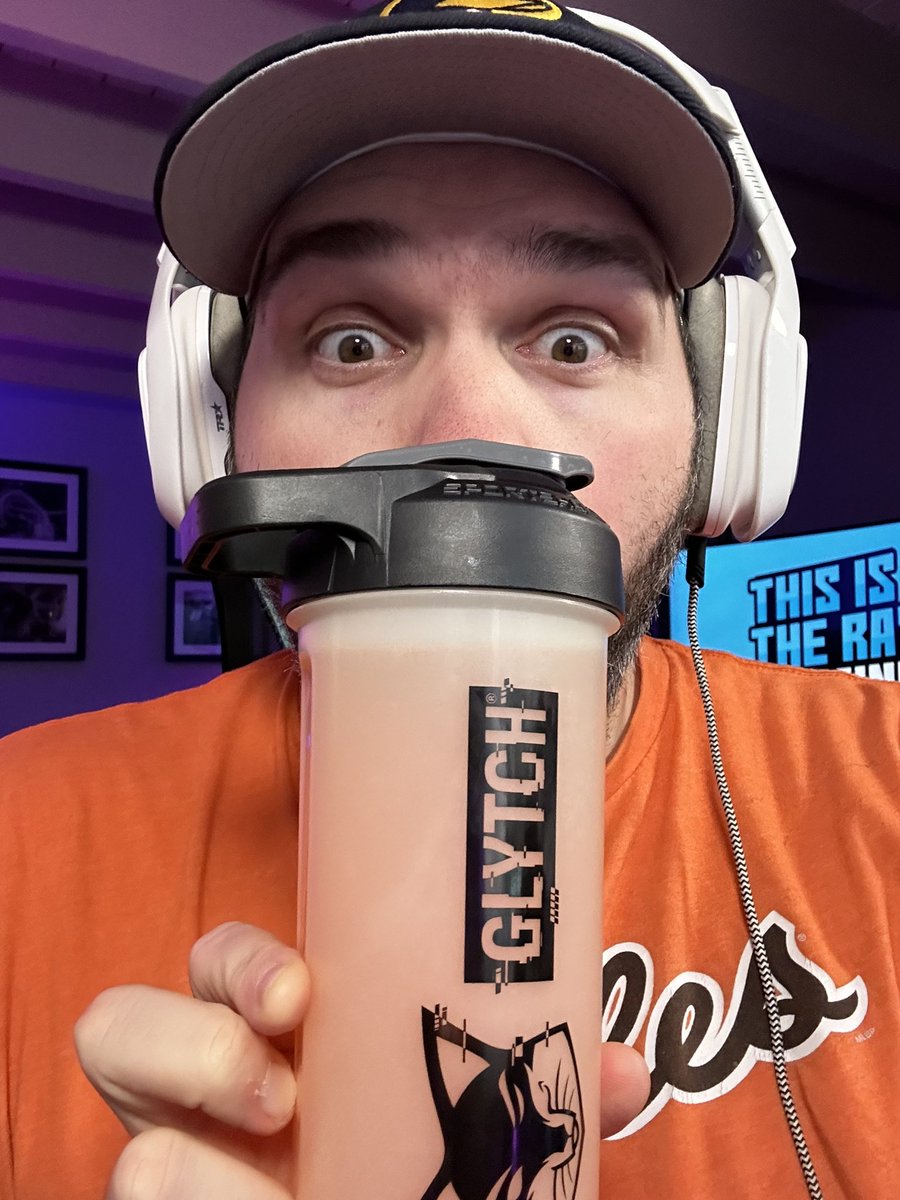thisistheray's tweet photo. Holy crap weโre actually live!!
Come say whatโs up in chat!! Come weโre talking about our FANTASTIC @elgato STREAM DECK + GIVEAWAY and how you can win it!!
Live at:
https://t.co/6qKhDBX3qE
https://t.co/NzGCGrZvep
#RESPAWNProducts #GLYTCHEnergy
#Cre8tor https://t.co/SBBaNgAigU