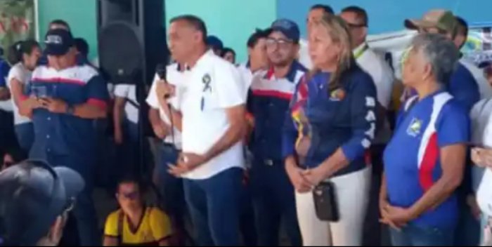 InfoPuebloPRT's tweet photo. 🌎 Cd. #Barinas - Rep. #Bolivariana de #Venezuela 12/01/140 D. de #Marx 🌍
Los/as #Trabajadoras #Docentes realizaron una #HUELGA de 72 hs el 9 de #Enero con #Movilización exigiendo #AumentoSalarial
#PRT #InfoPuebloPRT
#SalariosDignos
#LuchaDeClases 
#Asamblea
#Autoconvocatoria https://t.co/hNRSMiOJab