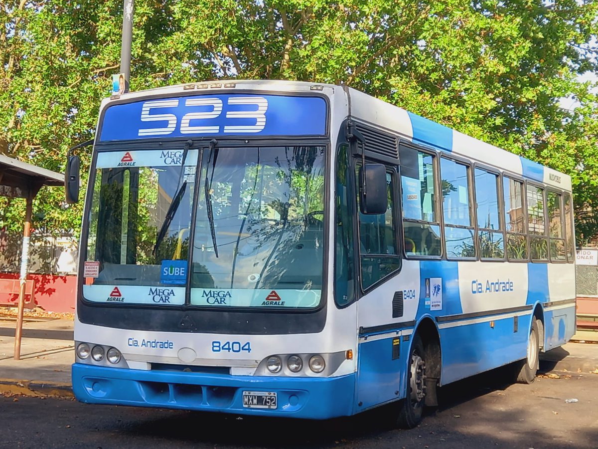 CiudadDeBondis's tweet photo. LA 523 EN TRANSICIÓN
Ya salieron al menos 3 coches (8404, 8407 y 8409) de la nueva #Linea523 y mientras tanto todavía continúan coches de la flota original
📸 Instagram Bondis Perfil Bajo https://t.co/aqlDRwVrQp