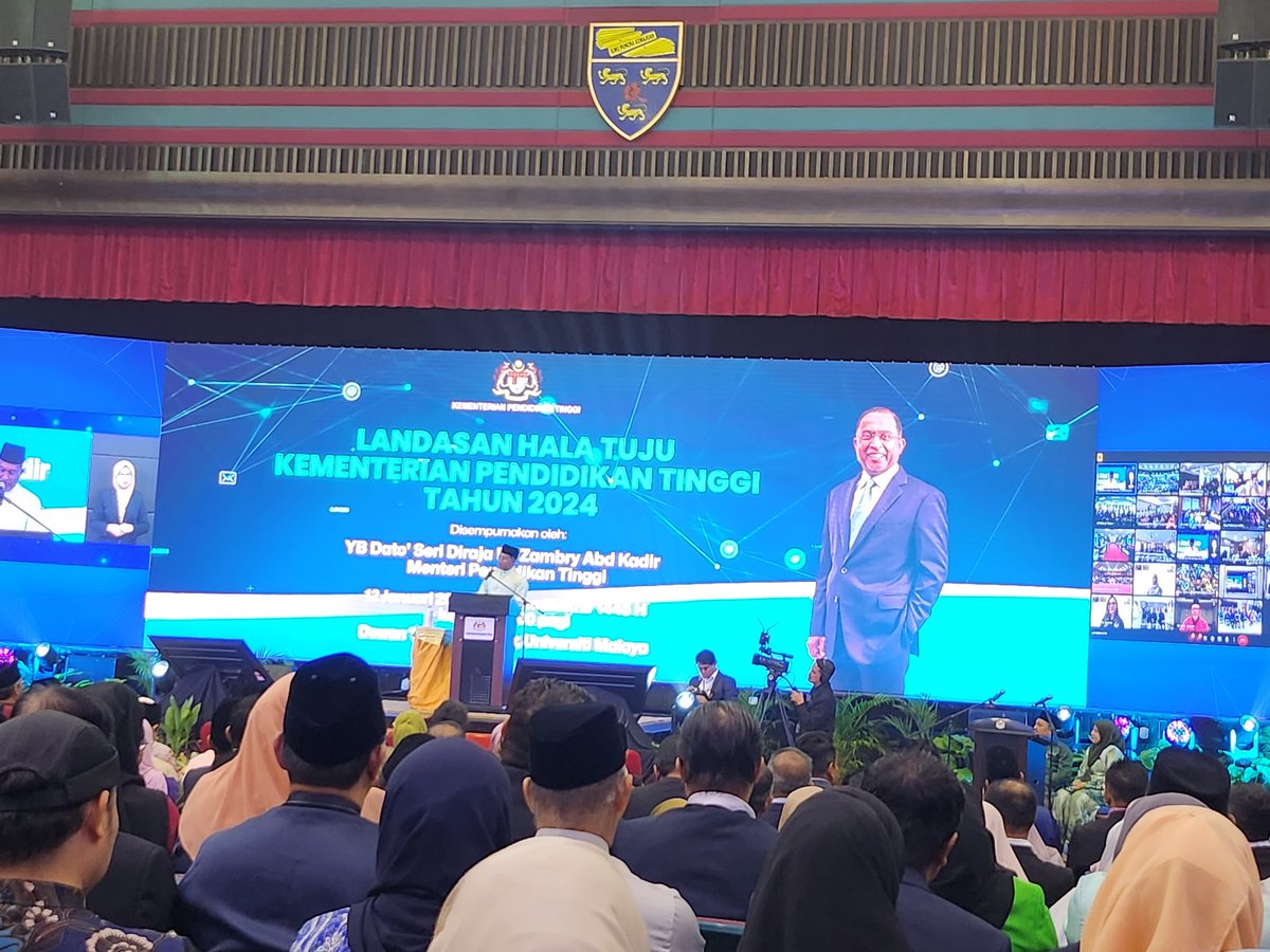 ngbenglean's tweet photo. Interesting and inspiring speech by YB Dato' Seri Diraja Dr Zambry Abd Kadir. It has been a while since I last listened to such fluent use of Bahasa Melayu and English Language.
@MOHEOfficial @DBPMalaysia @SunwayU @SunwayC https://t.co/mZHwqc89FV