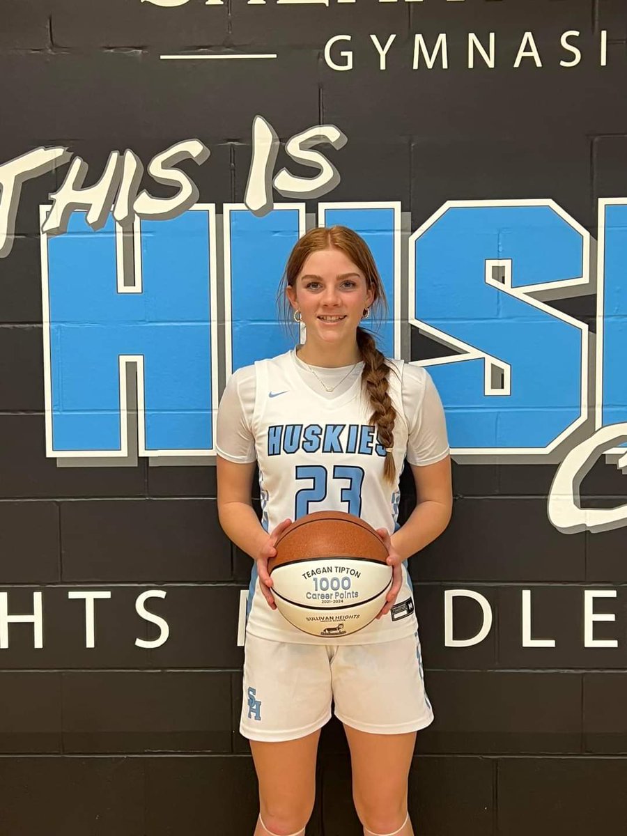 SHMS_Huskies's tweet photo. Congratulations to Teagan Tipton on reaching 1,000 middle school career points in a great overtime win against Robinson Middle tonight! We are proud of this outstanding accomplishment! Teagan represents SHMS as not only an outstanding player but also as an exemplary student! https://t.co/YrhnRFxTKR