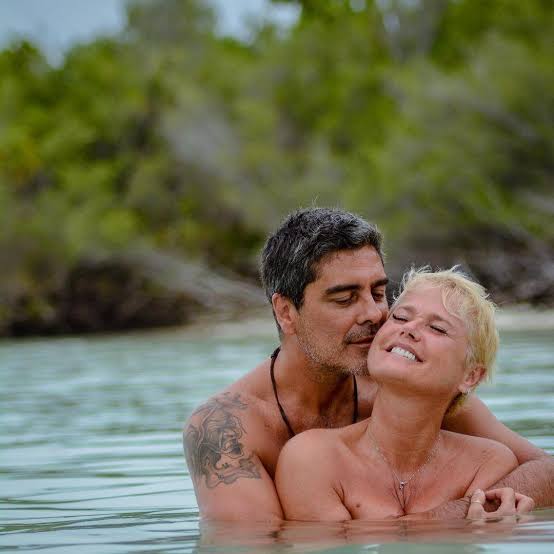 luandias1892's tweet photo. VENDO #XuxaODocumentario VEMOS QUE A XUXA E JUNO JÁ TINHAM UMA HISTÓRIA LINDA DESDE SEMPRE.
EU AMO ESSE CASAL 🥰😍
@xuxameneghel EU TE AMO ❤️ https://t.co/O3KbvPXUpE