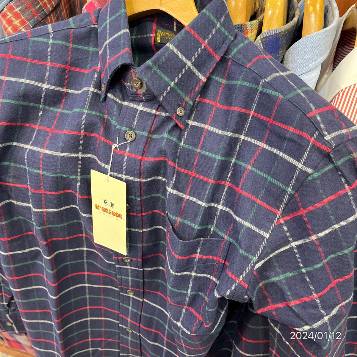 kinchan4649's tweet photo. 店内セール中🎉
あったか〜いネルシャツセール中🎉

#ヤマザキ洋服店
#シャツ
#ネルシャツ
#マックレガー
#ラウラフェリーチェ
#半額
#50％off https://t.co/ZW73HFai5l