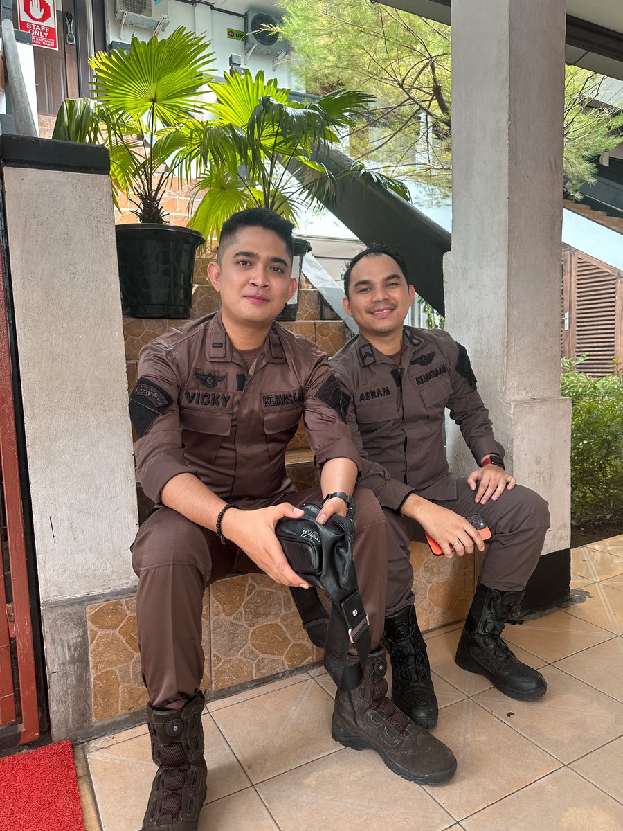 vickyhardinata's tweet photo. On duty https://t.co/Tm9ubK82K2