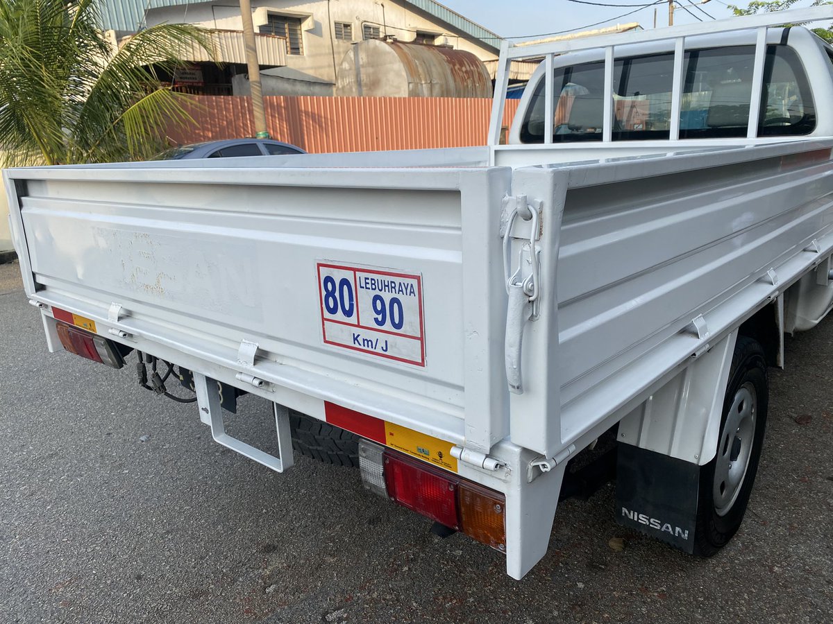 knz_mp_'s tweet photo. 2024 kereta kebal dah touch up kaler putih balik. siap bagi baju baru (kanvas baru). urusan JPJ dan puspakom dah settle. #ewoexpress #ewobites #ewolabs #cleanqueen #e-wosh #10kerja #henyaksampaiterkangkang https://t.co/GPQyETS8mt