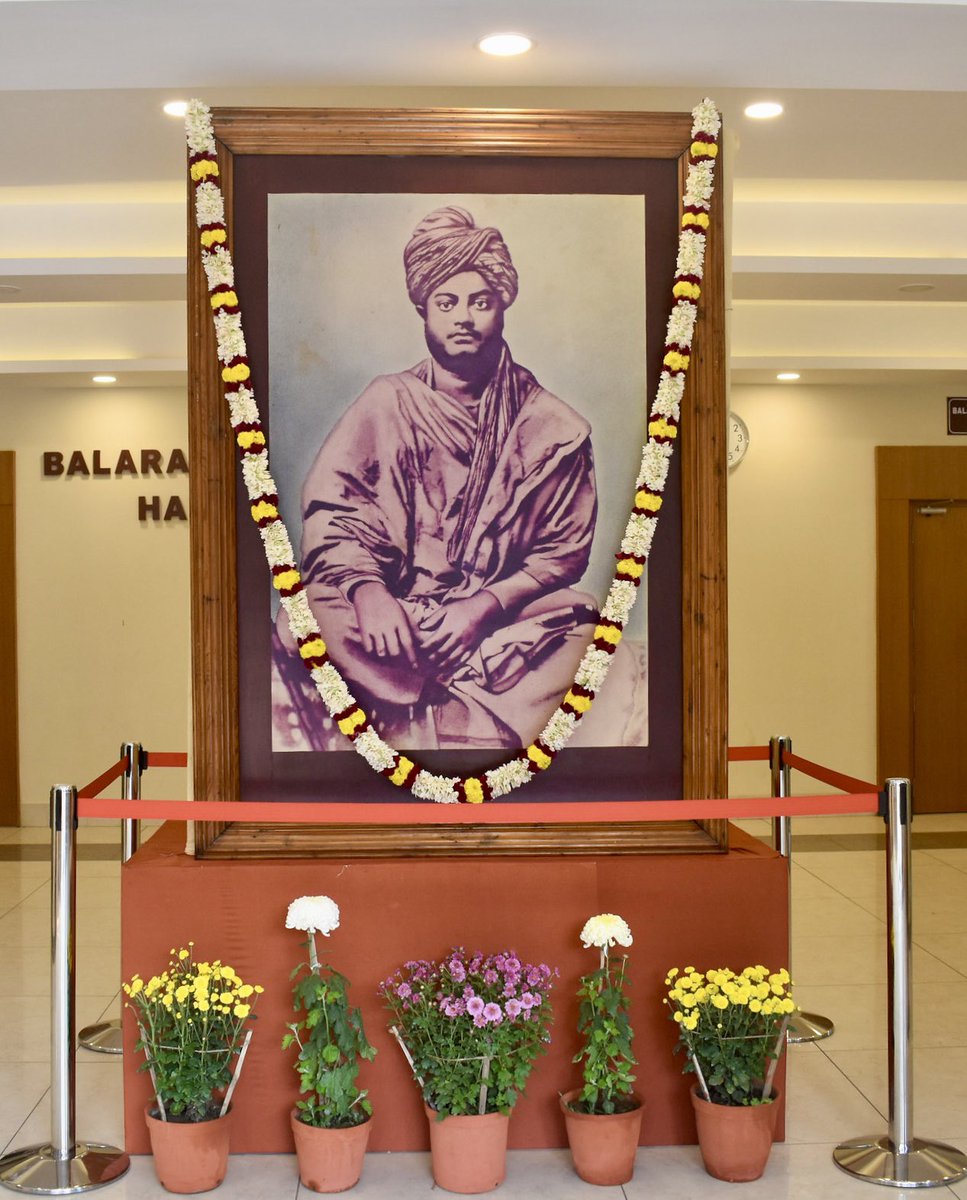 CTI_India's tweet photo. We bow to #SwamiVivekananda on his Jayanti.

Today, on #NationalYouthDay we salute the indomitable energy and enthusiasm of our youngsters, who are the builders of India tomorrow.

#TeamCTI 

Picture 📸 from @rkmbelurmath https://t.co/lLrzpJgkBI