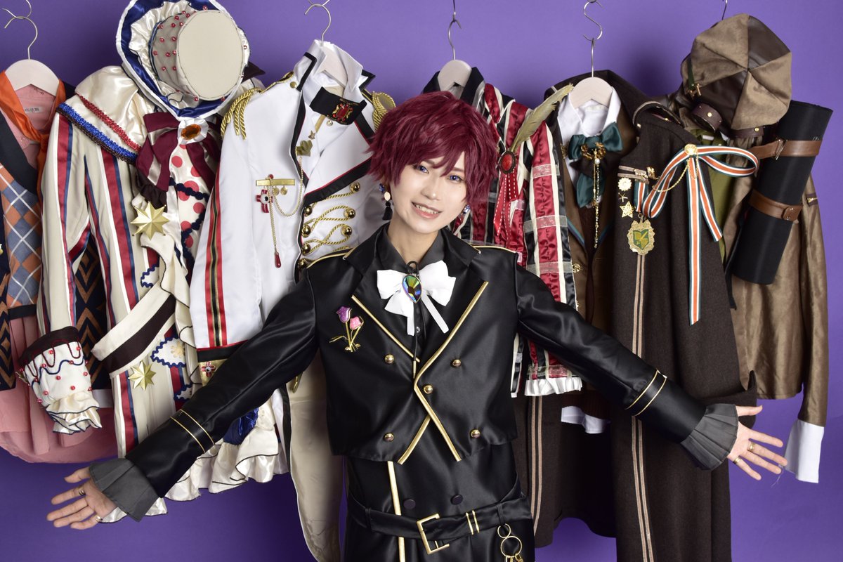 akr_0420's tweet photo. ⚠︎cos/mhyk
#まほやく_cos 

みかみのこの自作衣装ぜーんぶ並べて撮ったのと、全部着せて撮ったのめちゃくちゃ楽しかったな🤔写真集見返してて、1枚目の写真真っ直ぐ開けないのがちょっと悔しかったから載せとく…😌
カラペとクロエ、めちゃくちゃ良いと思います！！ https://t.co/zQSEyqtXmG