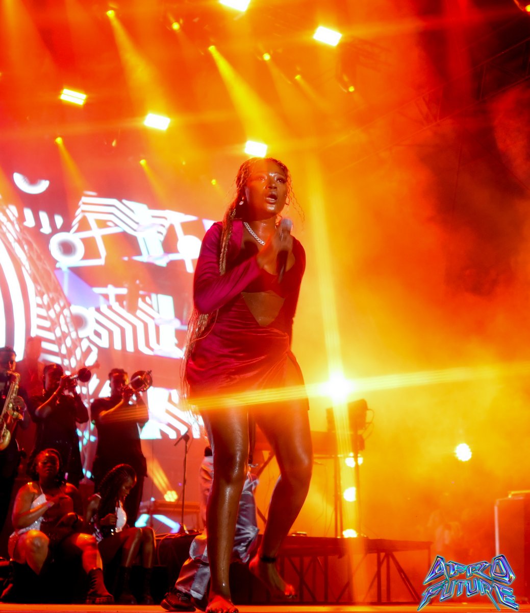 Afrofuture's tweet photo. One thing @efya_nokturnal is always going to do, is exactly what Efya does! Take the AfroFuture Culture stage by STORM! Thank you @efya_nokturnal for giving us your all, we're still not over the back to back BANGERS!
#afrofuture23 #morethanafestival #dettydecember https://t.co/z971VdArqA