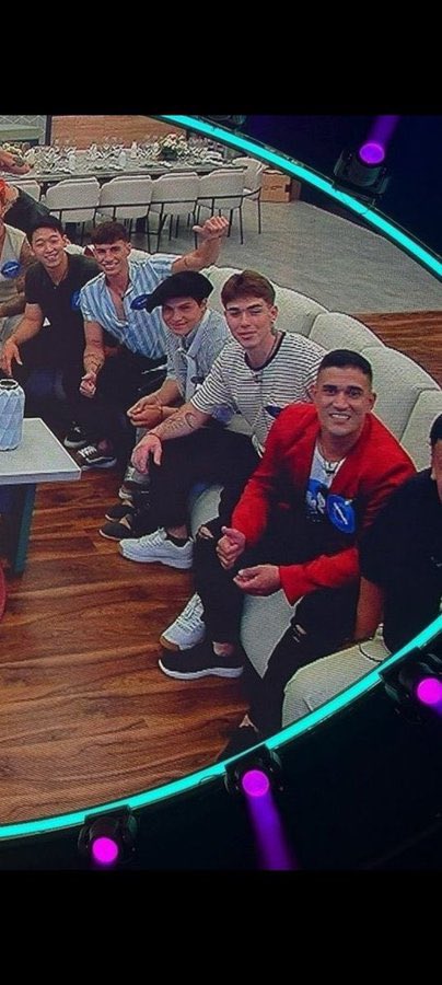 Entienden que sacamos a Alan y todos van a odiar al chino por no salvarlo? Entonces van a nominar al chino, y el chino va a estar tan traumado que ni líder va a ser, se va a placa y cumplimos con la foto de destino final,esto es increíble gracias chino
ALAN AL 9009  
#granhermano