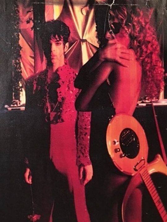 GRReynolds3's tweet photo. This is an interview with Ophélie Winter shortly after Prince passed away. She recorded the French version of 'The Most Beautiful Girl In The World' with him, or 'Le Garçon Le Plus Beau Dans L'Univers' https://t.co/7tLb1Y31qs