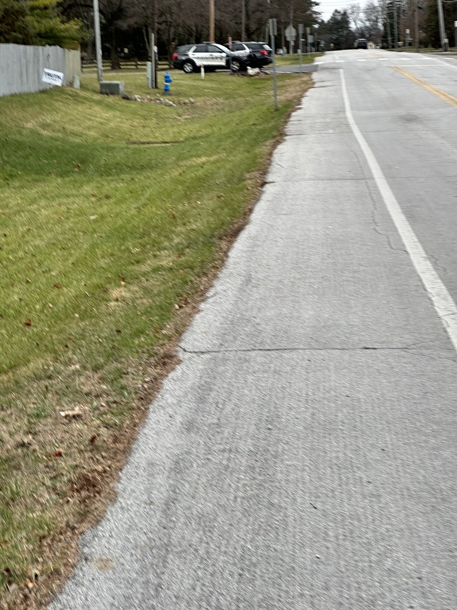 imChrisRutter's tweet photo. Asked why @WorthingtonOHPD never pull people over for speeding down Worthington-Galena and was told they “set up a police detail.” 

If @WorthingtonOhio can’t put in sidewalks for people (and students) to walk safely we’re going to need the police to step up &amp; do better. https://t.co/TlmNTR26L6