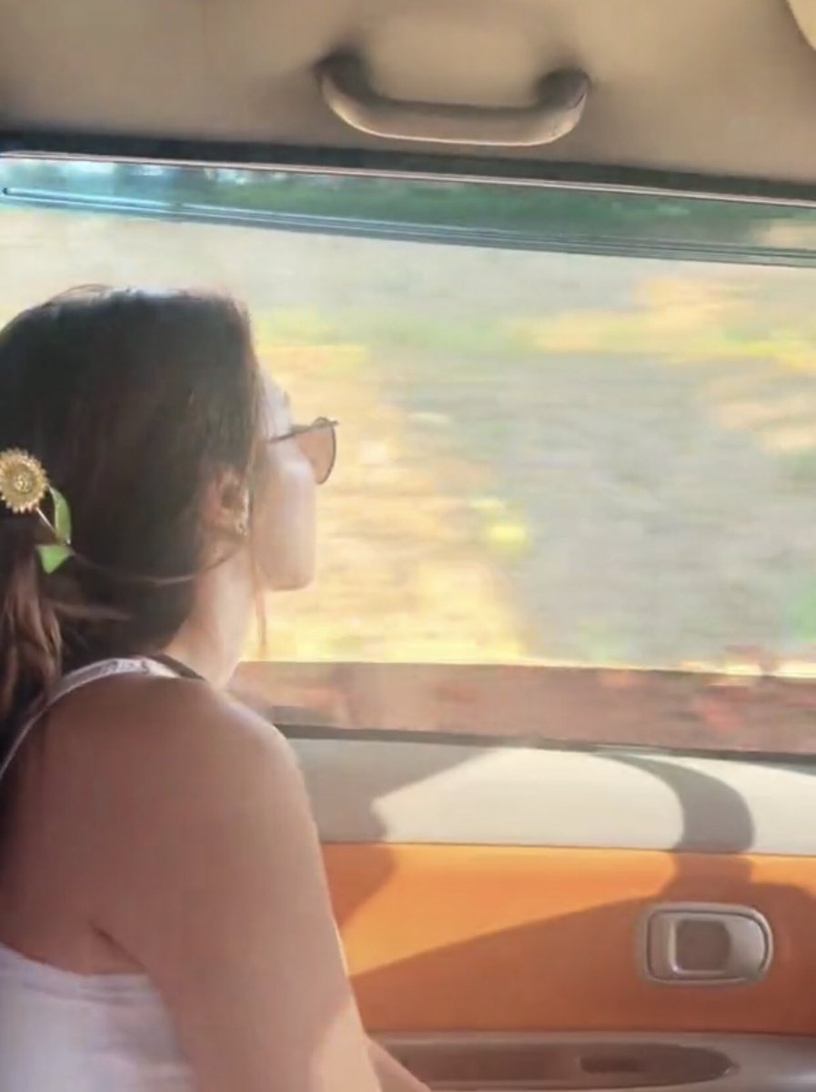 pls universe let kathryn heal and feel all the love that she deserves. please let her know that she's worth it and more than enough. 

mahal na mahal kita, <a href="/bernardokath/">KATH 🐘</a>. 🤍