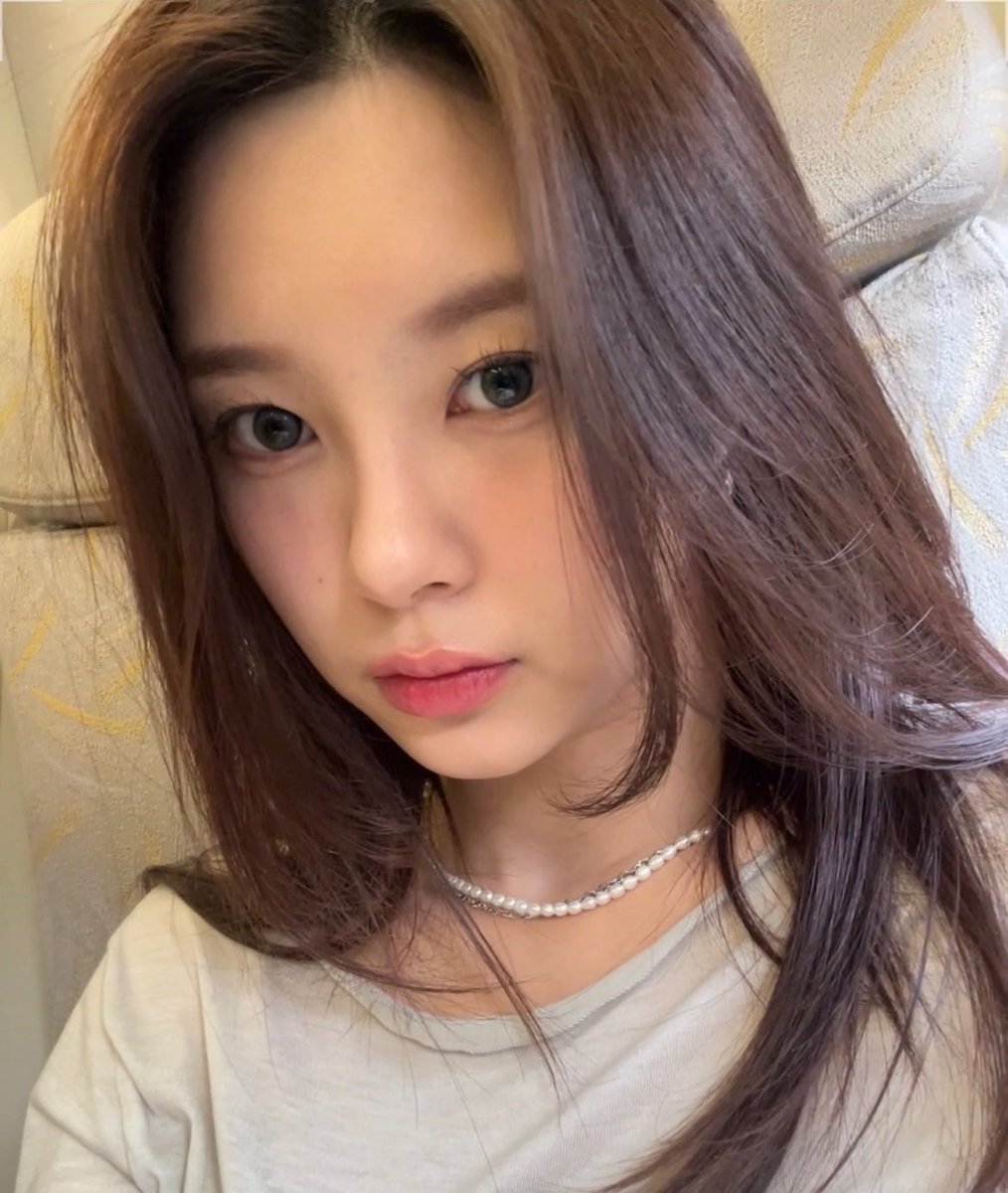 dayeonbbl's tweet photo. [230112] 🫧📸 https://t.co/UuU7YVB3mo
