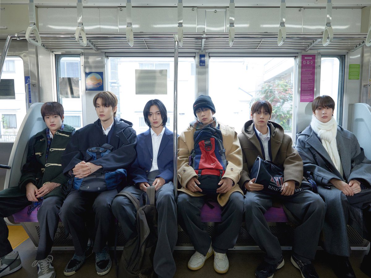 タロがカバンは脚の上に置く派なんめちゃくちゃ分かる