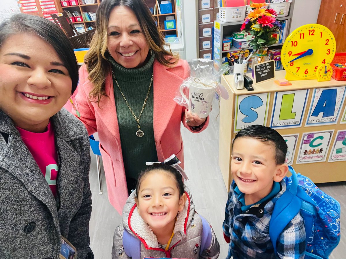 NikkiG_CTES's tweet photo. I am honored to be recognized as my school’s teacher of the year, but I’d love to recognize a true teacher of a lifetime. @AWeatherly_CTES , I hope to be half the amazing educator you were. You truly were a blessing to my family and my babies . Thank you for everything 💔 https://t.co/dExkwErWQN