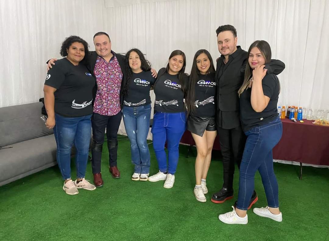giselchichina's tweet photo. #RIOROMA13AÑOS 
Gracias por todas las experiencias vividas, gracias porque por ustedes y su música conocí gente muy muy hermosa a quienes quiero mucho.
Gracias por tanto talento que nos regalan.
@JoseLuis_Roma @Raul_Roma @RioRomamx https://t.co/f1fpkXUc7t