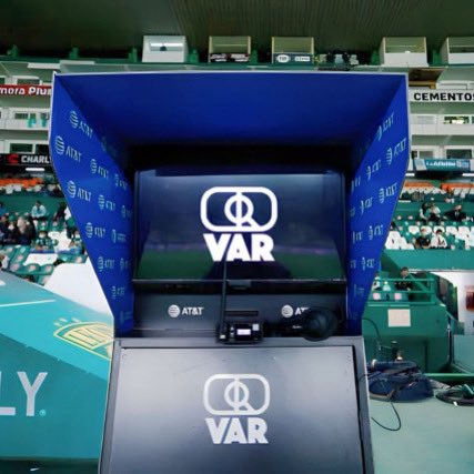 ClickFutbol's tweet photo. ¡ES OFICIAL CLICK'S!

Desde este torneo las decisiones que tomen los árbitros al acudir al VAR las explicarán en el sonido del estadio. https://t.co/a7Rl7kKCHS