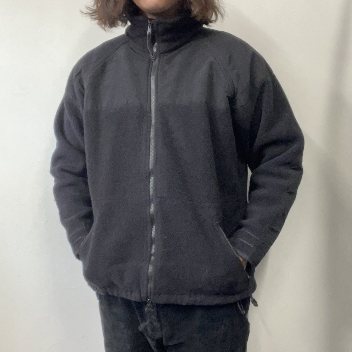 used_memento2nd's tweet image. 🏷 ECWCS Level3 Gen2 Fleece jacket

size M

アメリカ軍のレイヤリングシステム、ECWCSのLevel3が入荷です。緑色の世代の1つ前の、こちらはGen2になります。
黒のワントーンでフリースではありますが、雰囲気があります。ダブルジップで、脇下にもジップがあったりと、大変優れてます。

#ECWCS