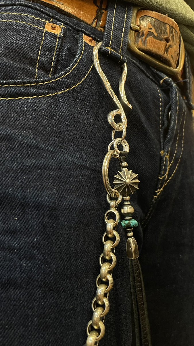 horizon_t's tweet photo. New
-silver hook- ¥33,233-(tax in)
-Wallet chain- ¥70,000-(tax in)
-oriental strap- ¥7,720-(tax in)
・渋く決まるアイテム!間違いなし!!
#silver #silverhook #walletchain #orientalstrap
#accessory #horizon #horizontachikawa #tachikawa https://t.co/svffZknRv3