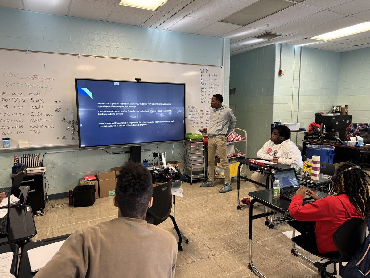 Forgot to post earlier today! Today, our Juniors presenting various sectors of the Engineering field. Presentations ranged from complex sectors to trades. Color me impressed!
@HughesSTEMHS @drj_williams @IamCPS @principallearns @UC_CEAS @OSLN #STEM #PBL