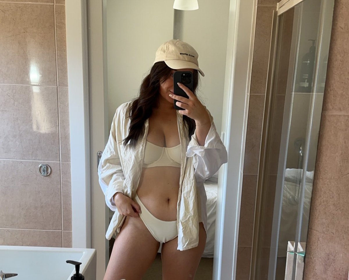 qqnvictoria5's tweet photo. Day at the beach!

RT if you wish you were applying my sunscreen 😈🥵

Paypig findom feet ausfindom paypiggy findomaus Beemit humanatm femdom drain cuck whalesub https://t.co/1o7RXNojn4
