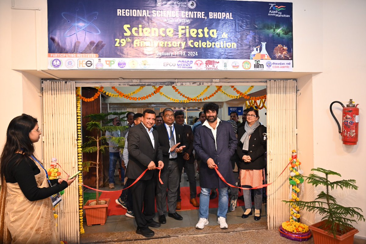ncsmgoi's tweet photo. Glimpses of #Inauguration of 𝐒𝐜𝐢𝐞𝐧𝐜𝐞 𝐅𝐢𝐞𝐬𝐭𝐚 & 𝟐𝟗𝐭𝐡 𝐀𝐧𝐧𝐢𝐯𝐞𝐫𝐬𝐚𝐫𝐲 𝐂𝐞𝐥𝐞𝐛𝐫𝐚𝐭𝐢𝐨𝐧 𝐨𝐟 𝐭𝐡𝐞 𝐂𝐞𝐧𝐭𝐫𝐞, at @rscbhopal, a unit of @ncsmgoi, @MinOfCultureGoI, on January 11, 2024.
#ScienceFiesta #Anniversary https://t.co/0N2hqc6WUP