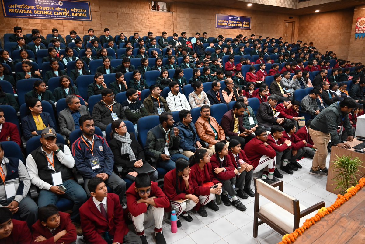 ncsmgoi's tweet photo. Glimpses of #Inauguration of 𝐒𝐜𝐢𝐞𝐧𝐜𝐞 𝐅𝐢𝐞𝐬𝐭𝐚 & 𝟐𝟗𝐭𝐡 𝐀𝐧𝐧𝐢𝐯𝐞𝐫𝐬𝐚𝐫𝐲 𝐂𝐞𝐥𝐞𝐛𝐫𝐚𝐭𝐢𝐨𝐧 𝐨𝐟 𝐭𝐡𝐞 𝐂𝐞𝐧𝐭𝐫𝐞, at @rscbhopal, a unit of @ncsmgoi, @MinOfCultureGoI, on January 11, 2024.
#ScienceFiesta #Anniversary https://t.co/0N2hqc6WUP